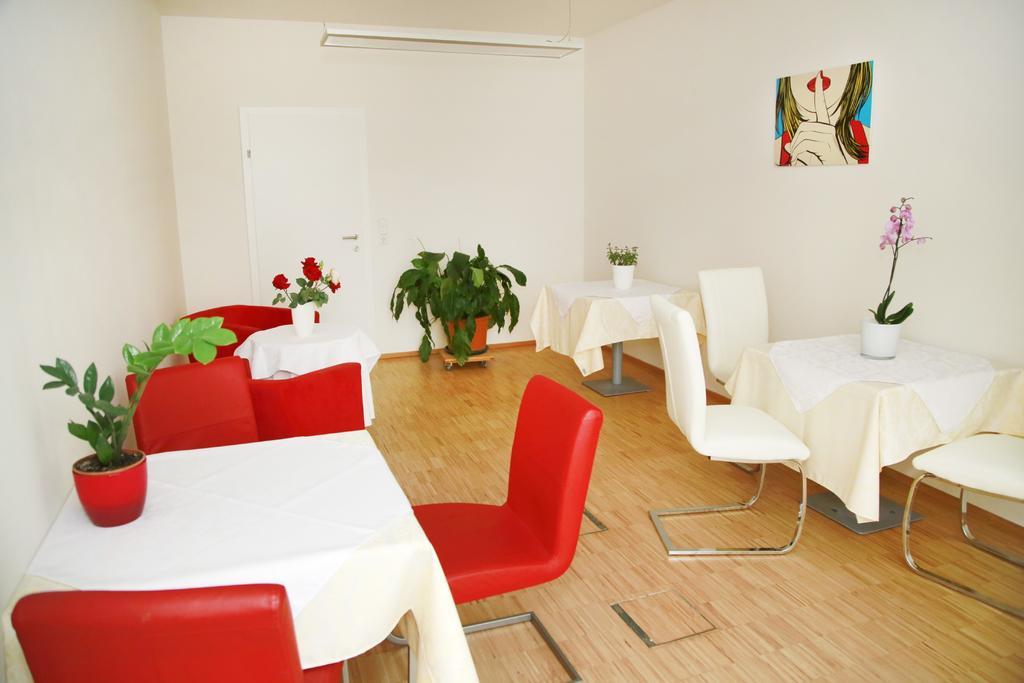 Hotel Restaurant Red Lodge Graz Dış mekan fotoğraf